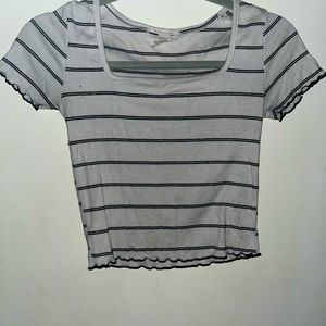 Cute cropped shirt!